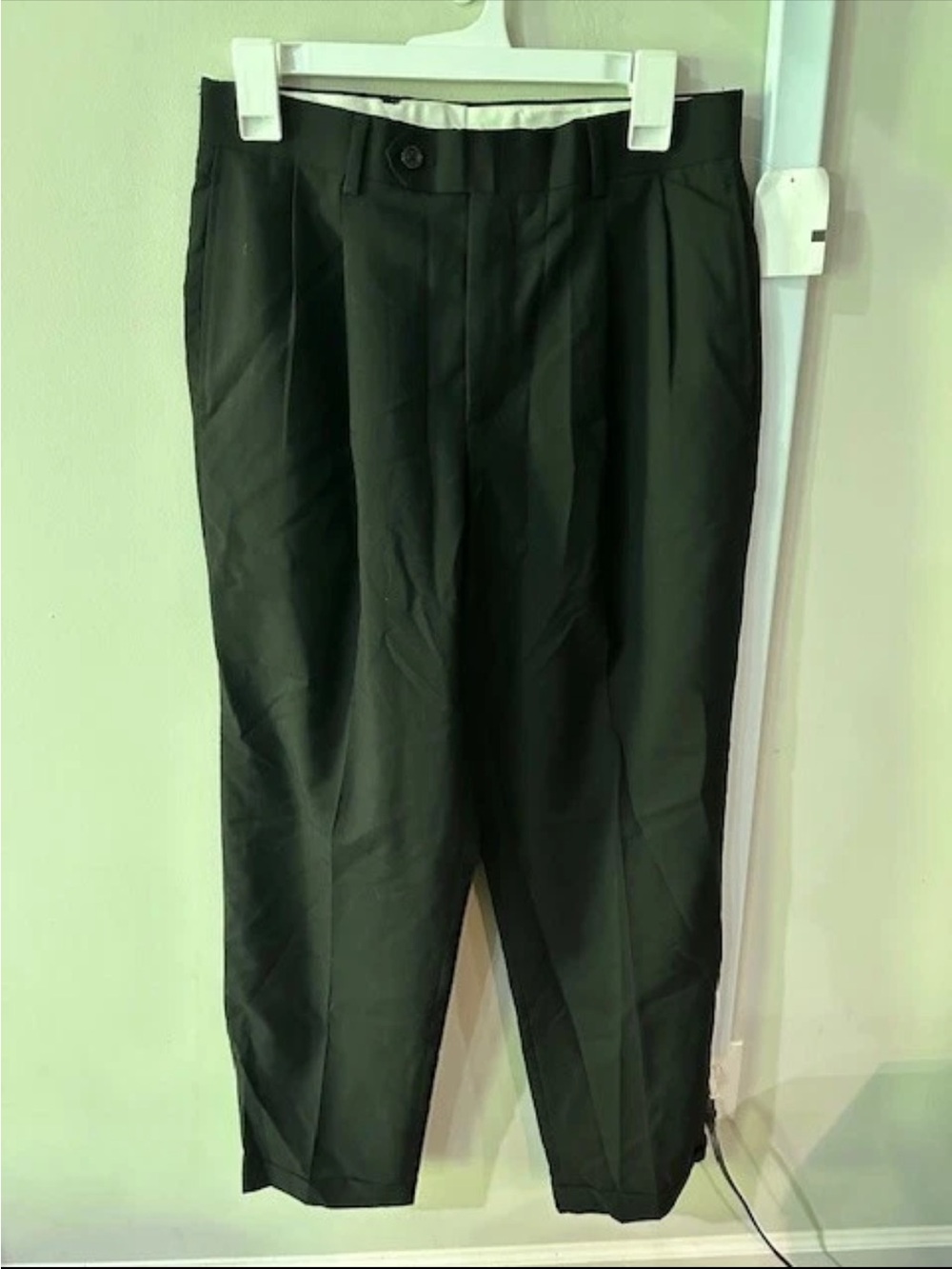Men's Black Nautica Pleated Dress Pants Size 30x32 ( ACTUAL ITEM MEASURES 29X32)